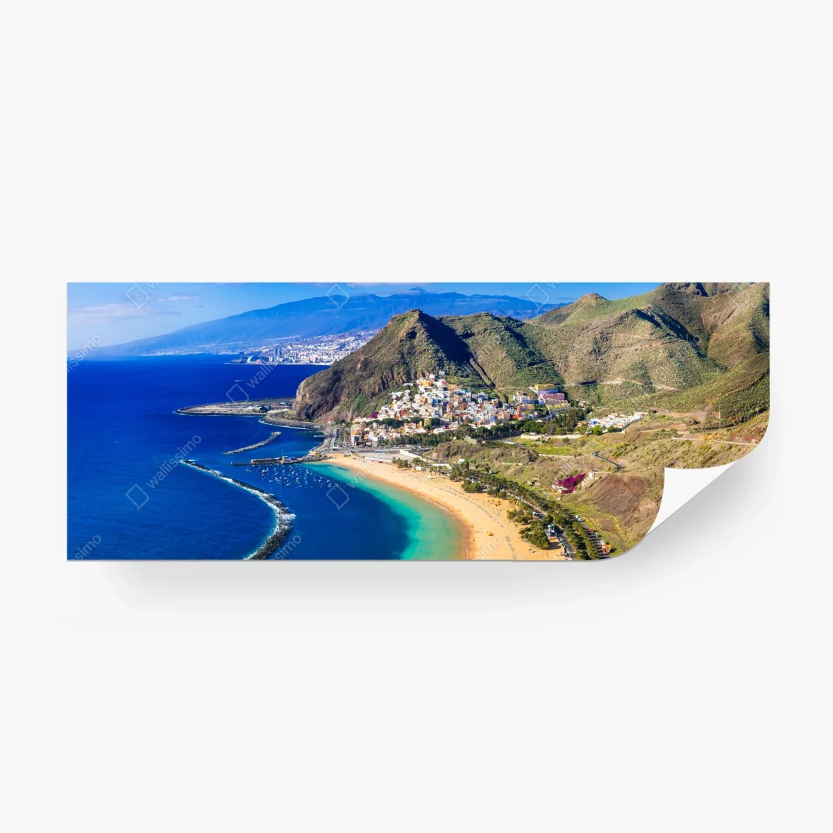 Carta da parati baia panoramica con spiaggia dorata e montagne • Wallissimo® Carta da parati baia panoramica con spiaggia dorata e montagne • Wallissimo®