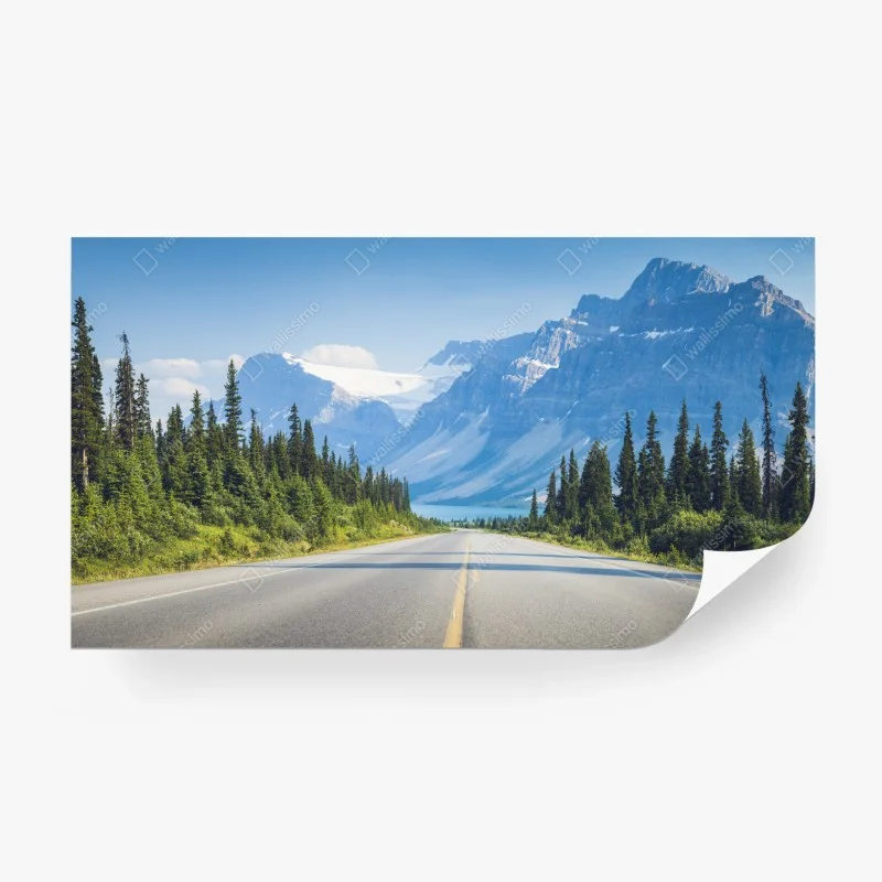 Carta da parati strada verso le montagne innevate