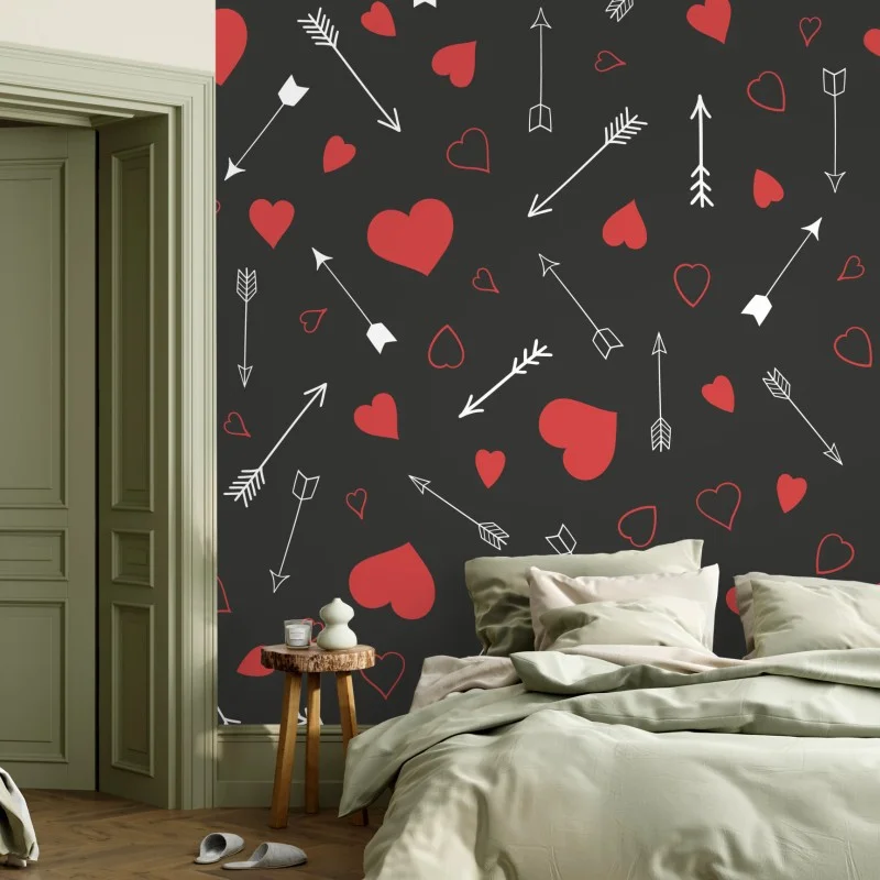 Carta da parati motivo romantico con cuori e frecce su sfondo scuro