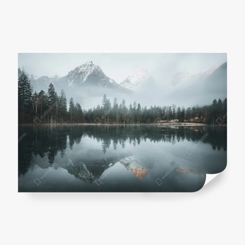 Carta da parati riflessi alpini nella nebbia