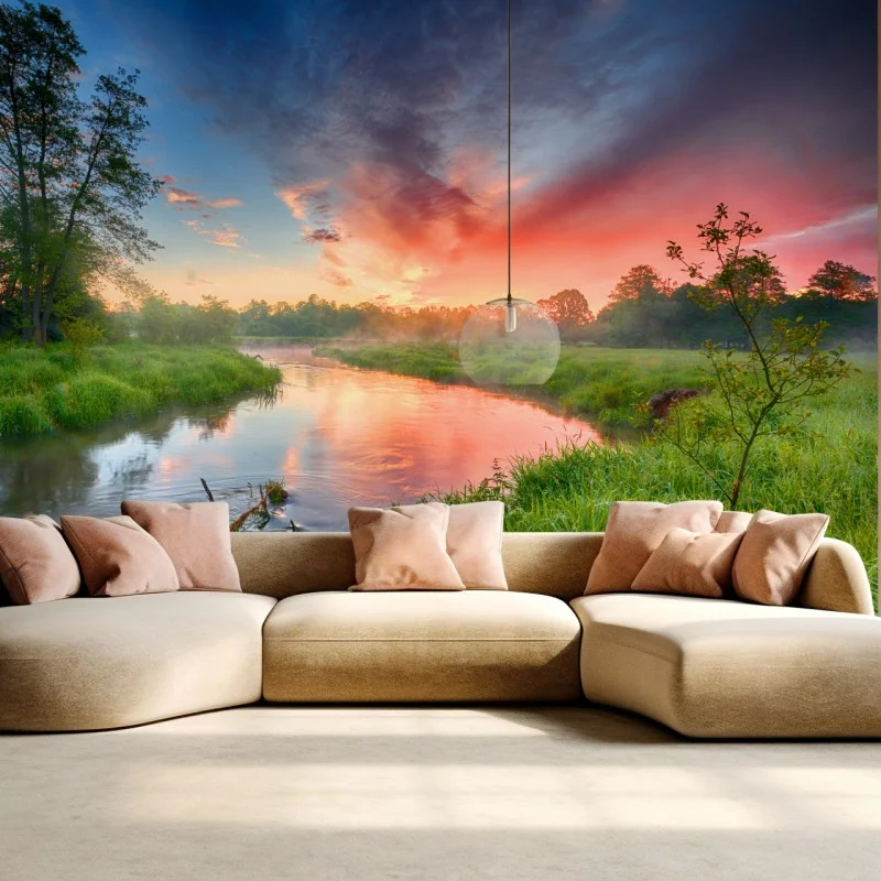 Carta da parati alba estiva sulle rive del fiume