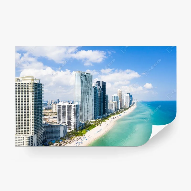 Carta da parati panorama costiero con skyline moderno e mare turchese
