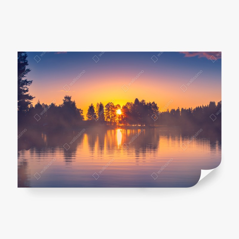 Carta da parati lago al tramonto con riflessi dorati