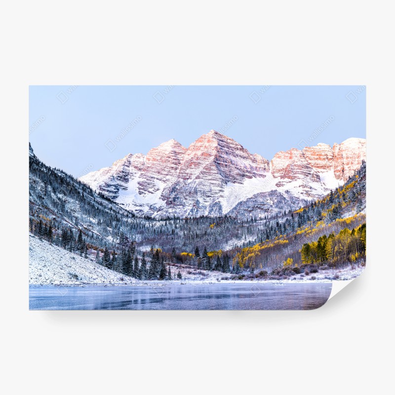Carta da parati paesaggio montano al crepuscolo