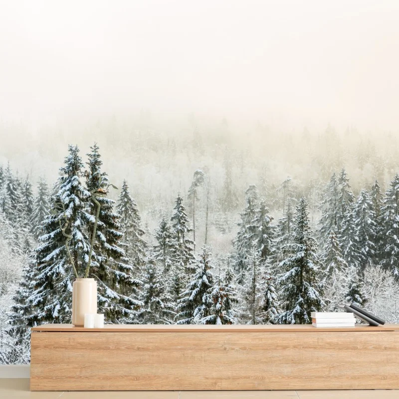 Carta da parati foresta innevata nella nebbia