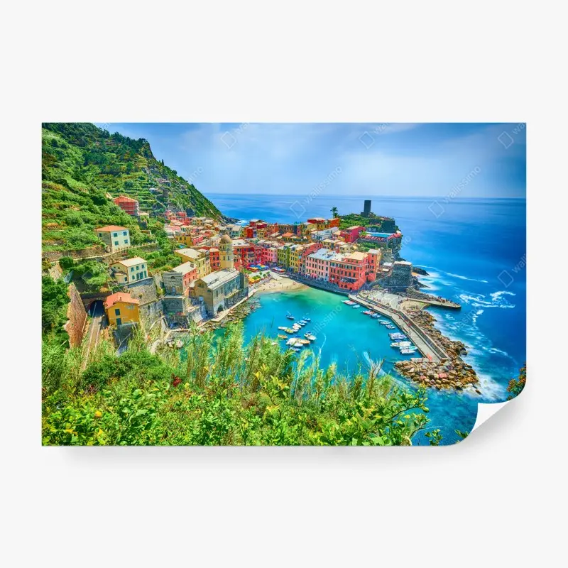 Carta da parati panorama costiero di Vernazza: porto colorato sul mare