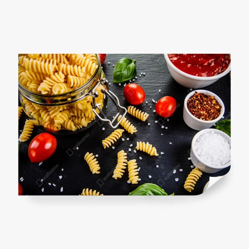 Carta da parati composizione di fusilli e ingredienti mediterranei