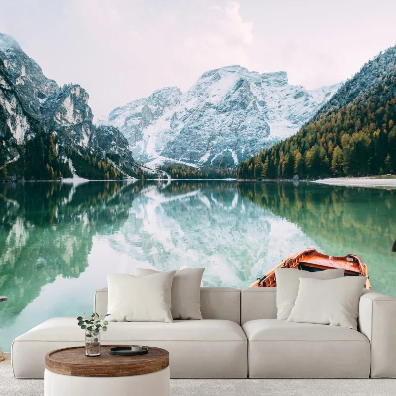 Carta da parati serenità sulle sponde del Lago di Braies