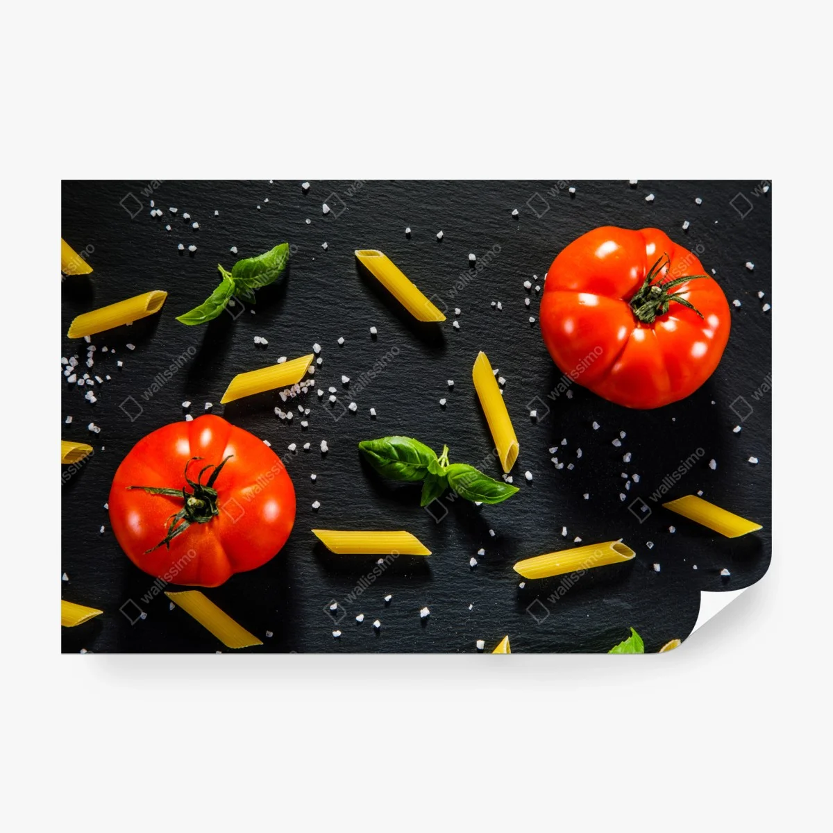 Carta da parati still life mediterraneo: pomodori, basilico e pasta su sfondo nero • Wallissimo® Carta da parati still life mediterraneo: pomodori, basilico e pasta su sfondo nero • Wallissimo®