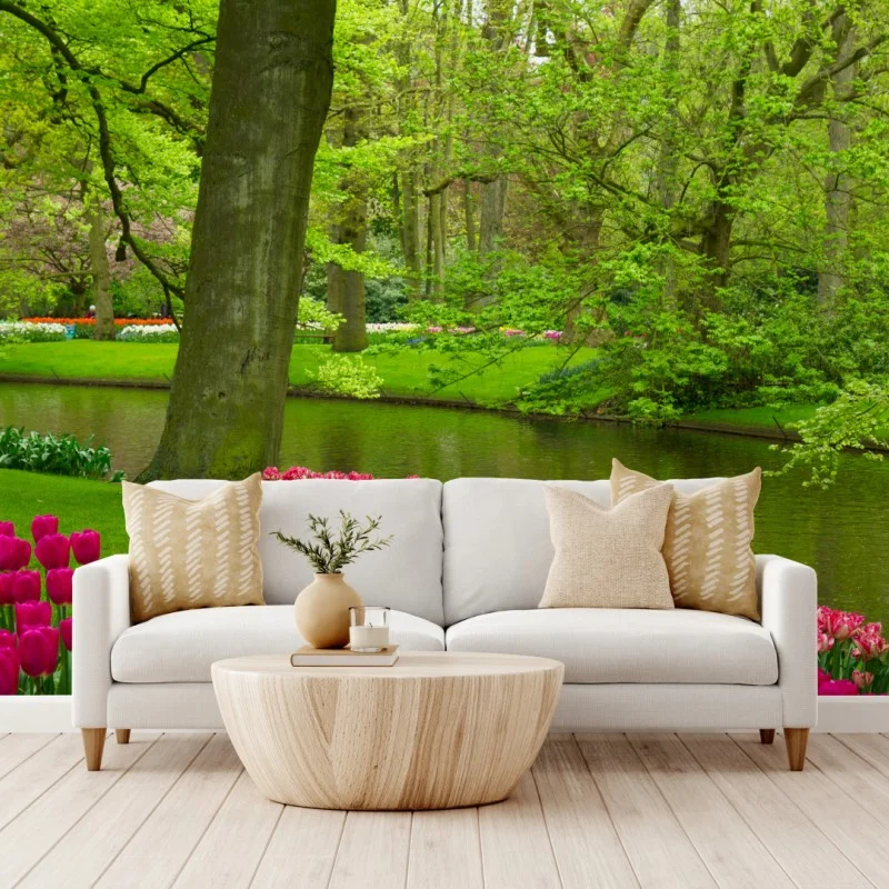 Carta da parati tulipani rosa lungo il laghetto in primavera