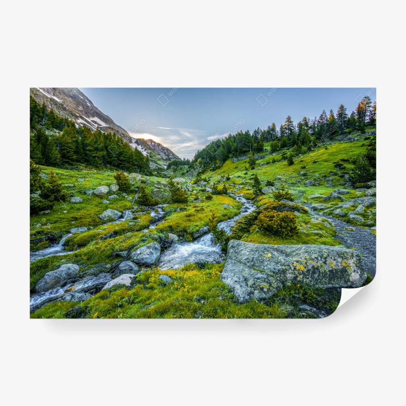 Carta da parati paesaggio alpino nelle valli dei Pirenei del Parco Nazionale Posets y Maladeta