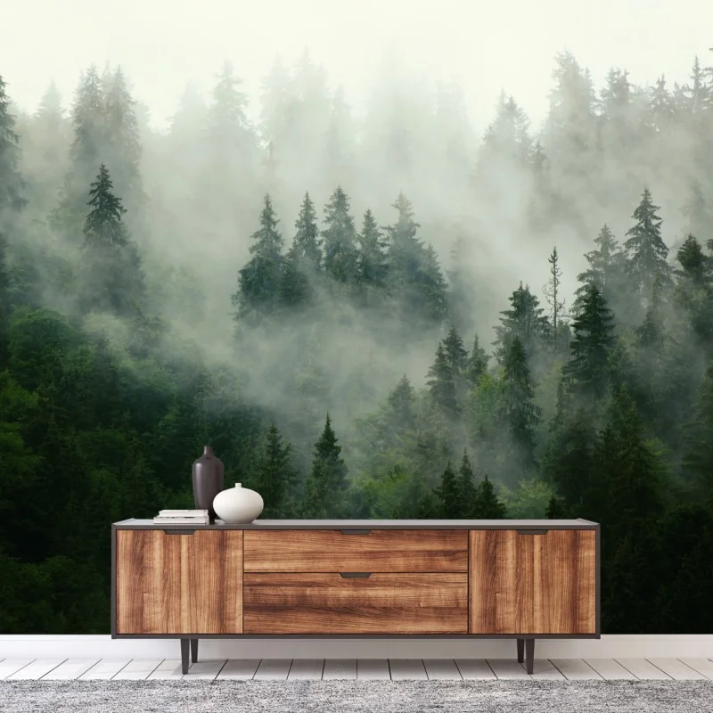 Carta da parati foresta di abeti nella nebbia