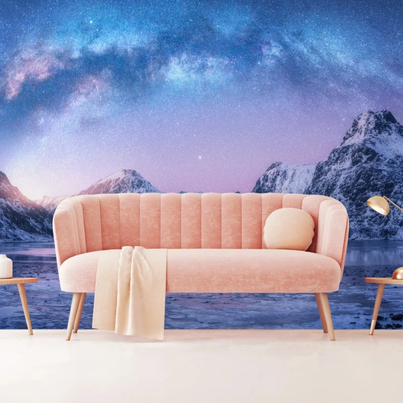 Carta da parati notte polare: arco della Via Lattea sulle montagne innevate