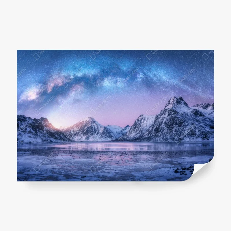 Carta da parati notte polare: arco della Via Lattea sulle montagne innevate