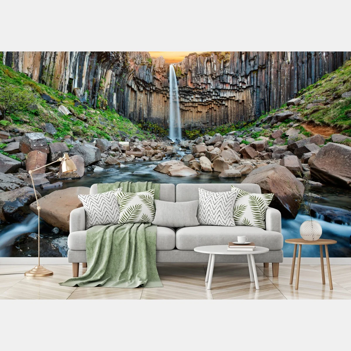 Carta da parati cascata tra colonne di basalto al tramonto • Wallissimo® Carta da parati cascata tra colonne di basalto al tramonto • Wallissimo®