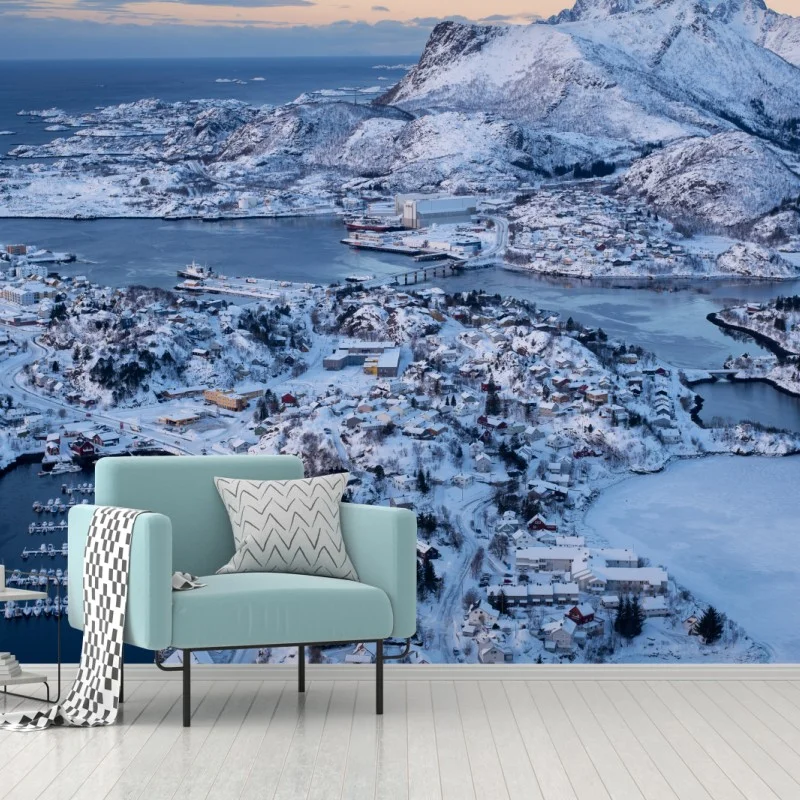 Carta da parati panorama invernale di Svolvær: porto e montagne innevate