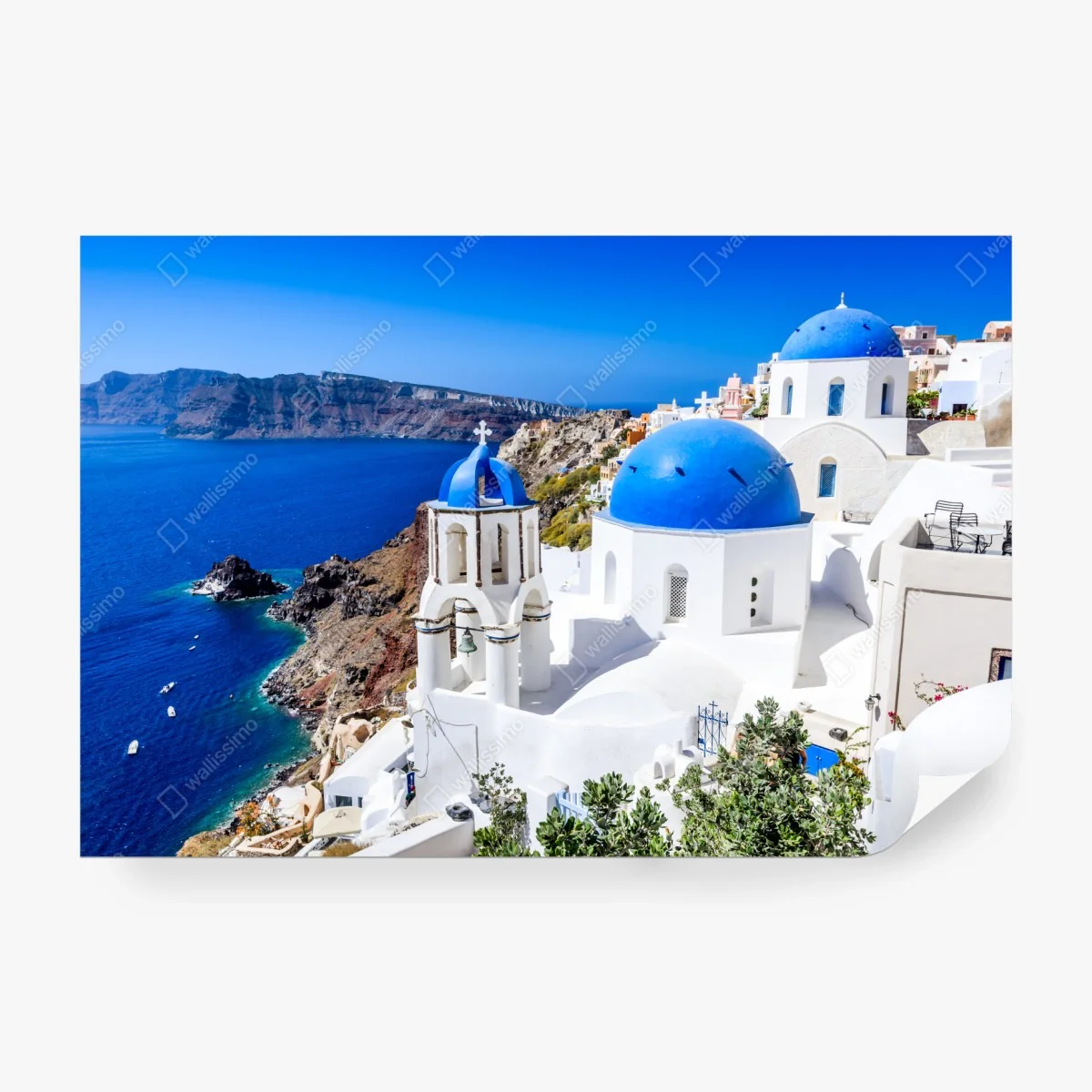 Carta da parati panorama di Santorini con cupole blu e case bianche • Wallissimo®
