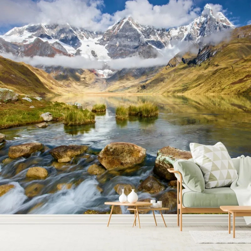 Carta da parati paesaggio montano con lago e cime innevate