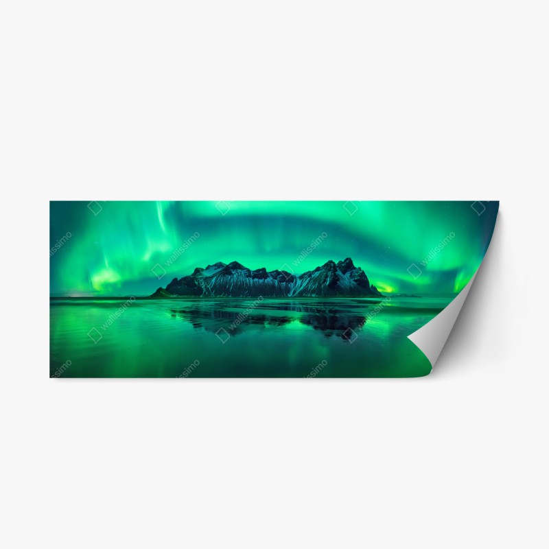 Adesivo riposizionabile aurora boreale su Vestrahorn sulla spiaggia nera di Stokksnes