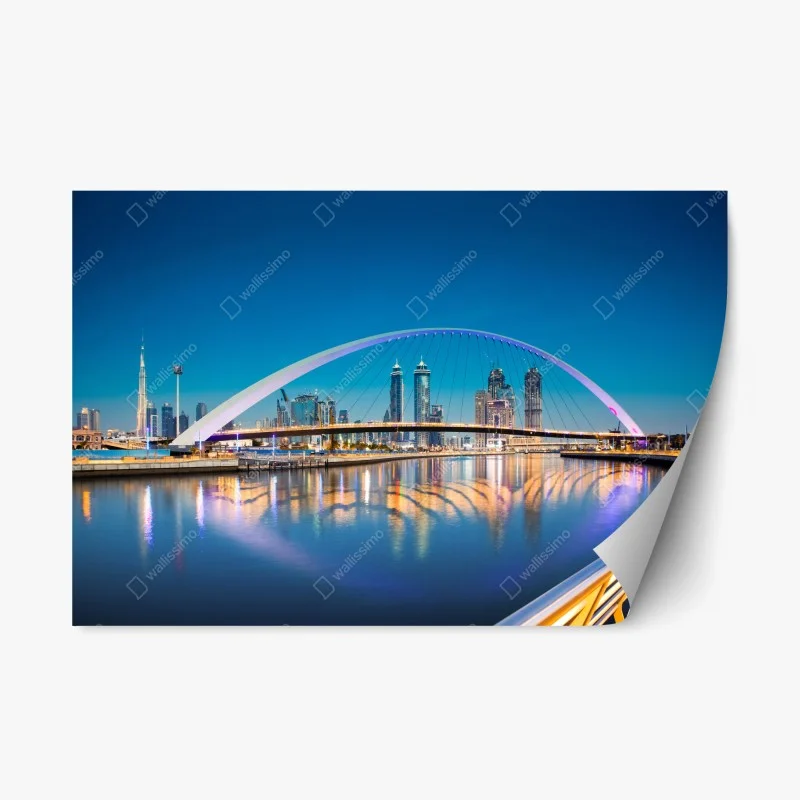 Adesivo riposizionabile tramonto a Dubai: arco moderno e riflessi sul canale