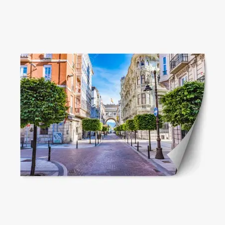 Adesivo riposizionabile viale storico di Santander sotto il cielo azzurro • Wallissimo®