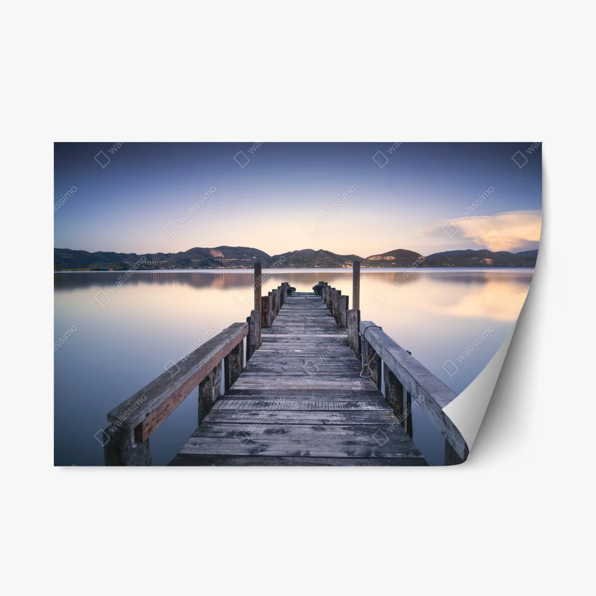 Adesivo riposizionabile molo in legno al tramonto, Massaciuccoli, Toscana • Wallissimo® Adesivo riposizionabile molo in legno al tramonto, Massaciuccoli, Toscana • Wallissimo®