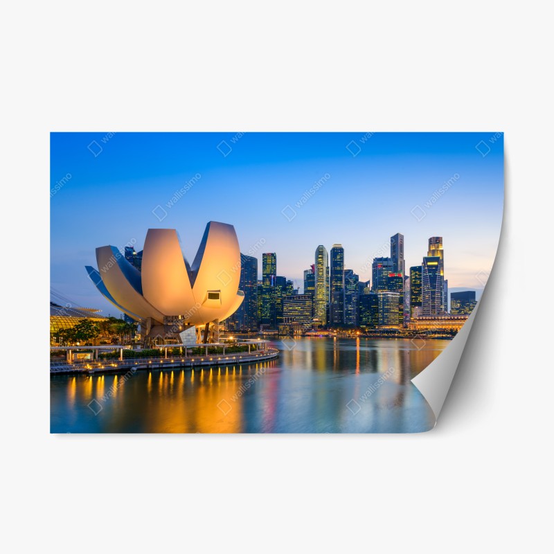 Adesivo riposizionabile skyline di Singapore al crepuscolo con museo a forma di loto