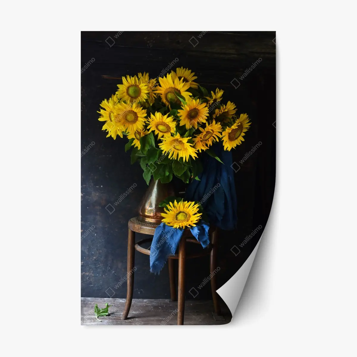 Adesivo riposizionabile bouquet di girasoli su sedia rustica • Wallissimo®