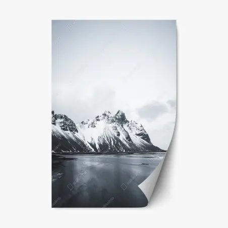 Adesivo riposizionabile paesaggio montano innevato in bianco e nero • Wallissimo®