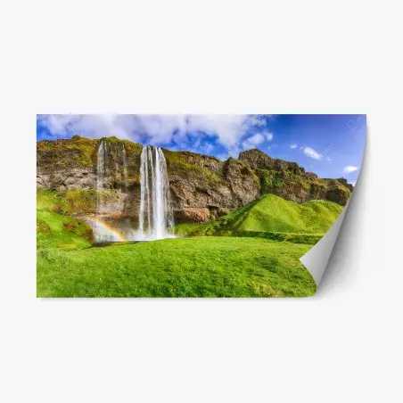 Adesivo riposizionabile Seljalandsfoss: cascata maestosa e prato verde • Wallissimo®