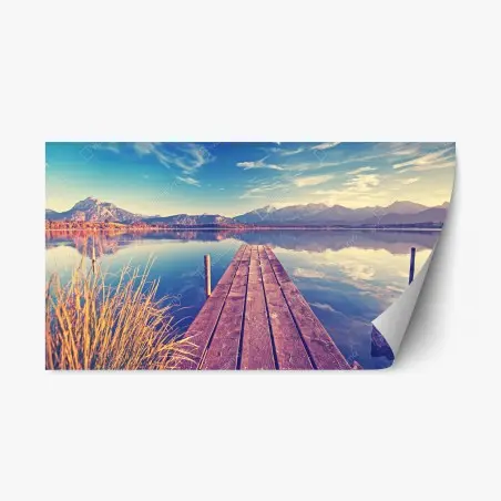 Adesivo riposizionabile molo verso le montagne al tramonto • Wallissimo®