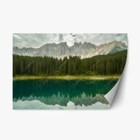 Adesivo riposizionabile riflessi delle Dolomiti sul Lago di Carezza • Wallissimo®