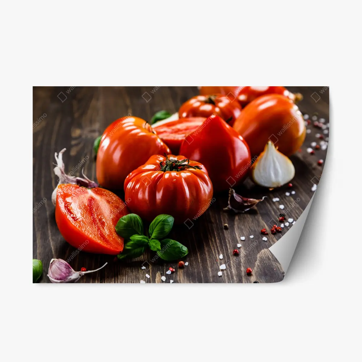 Adesivo riposizionabile pomodori rustici e basilico su tavola in legno • Wallissimo®