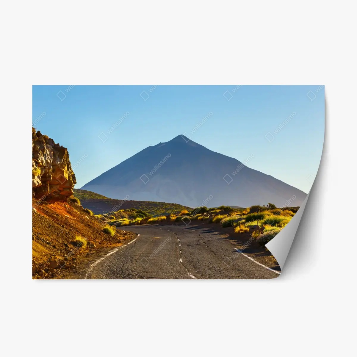 Adesivo riposizionabile strada verso un vulcano maestoso • Wallissimo®
