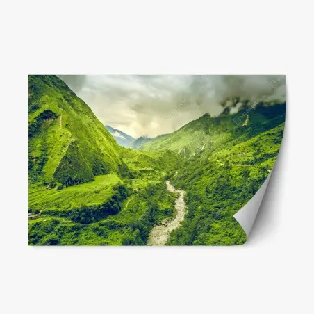 Adesivo riposizionabile valle verde tra le montagne • Wallissimo®