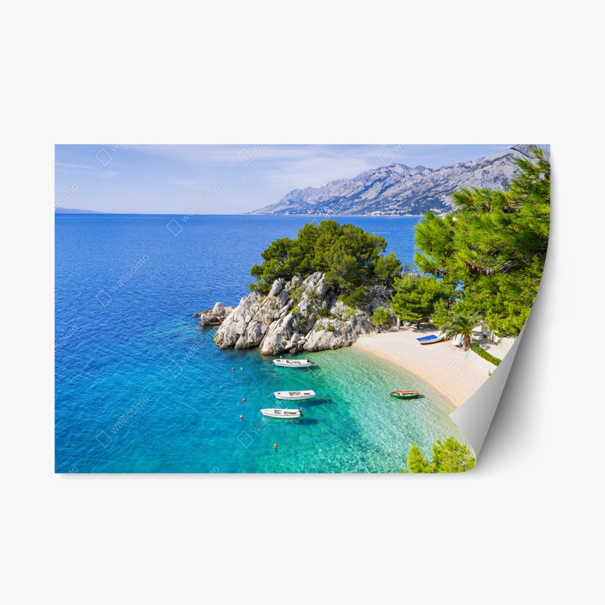Adesivo riposizionabile baia turchese con barche e scogli • Wallissimo®