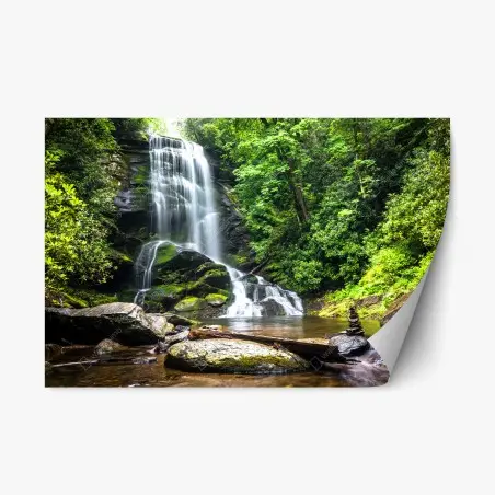 Adesivo riposizionabile cascata nella foresta verde • Wallissimo®