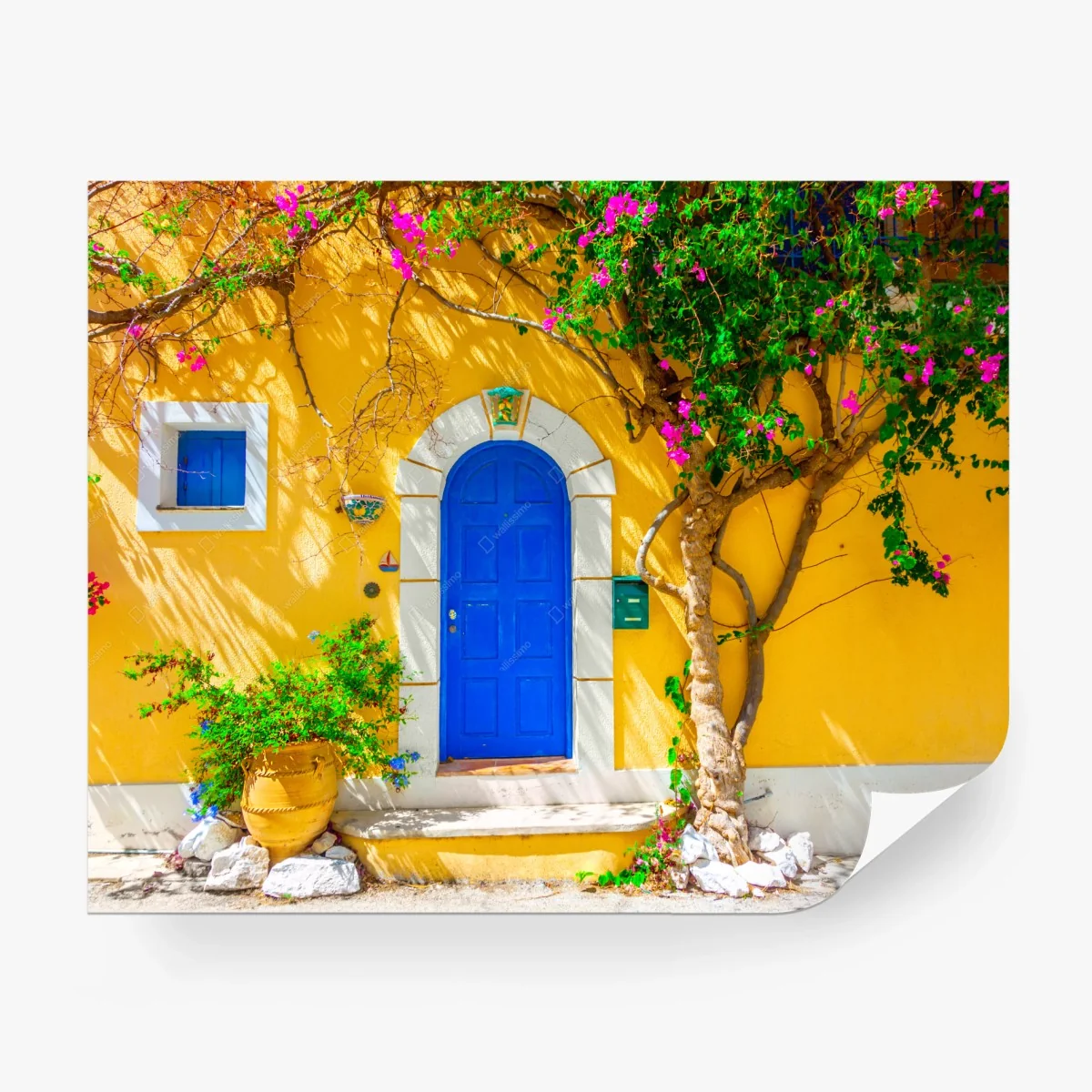 Carta da parati porta ad arco blu su muro giallo di Assos, Kefalonia • Wallissimo® Carta da parati porta ad arco blu su muro giallo di Assos, Kefalonia • Wallissimo®