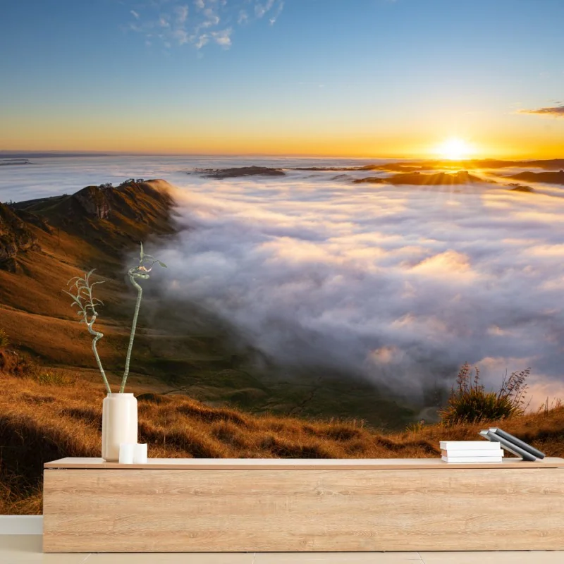 Carta da parati alba dorata sulla valle di nebbia