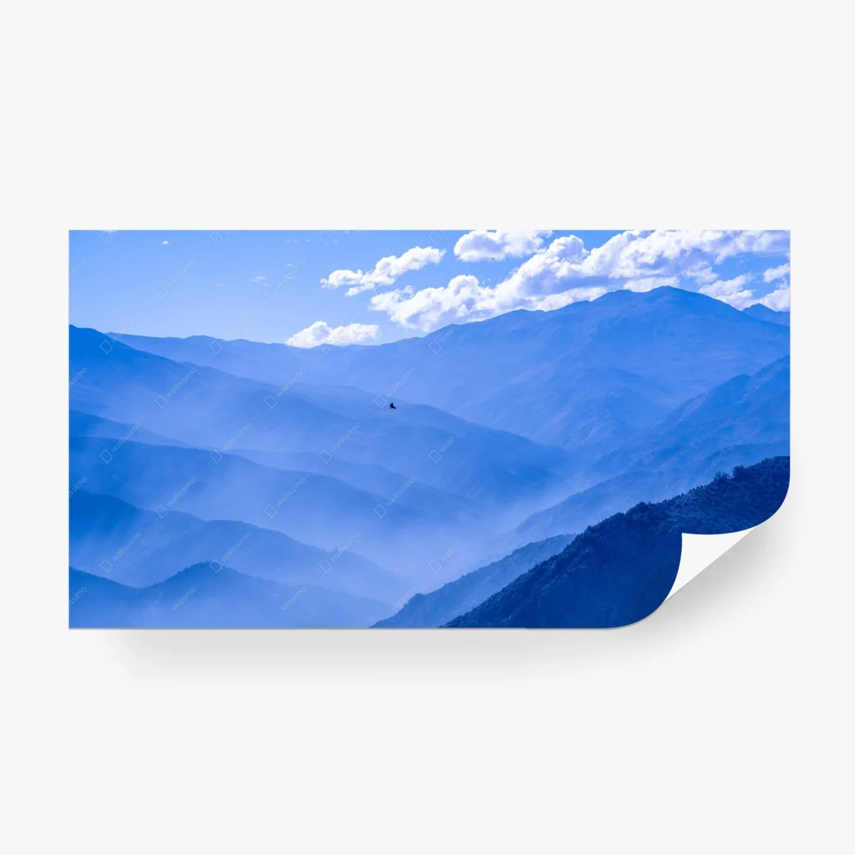 Carta da parati orizzonti blu: montagne nebbiose e uccello in volo • Wallissimo® Carta da parati orizzonti blu: montagne nebbiose e uccello in volo • Wallissimo®