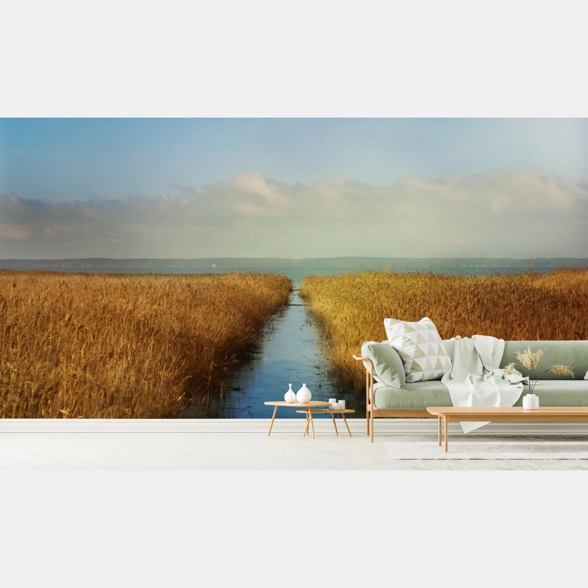 Carta da parati via d'acqua tra i canneti dorati • Wallissimo® Carta da parati via d'acqua tra i canneti dorati • Wallissimo®