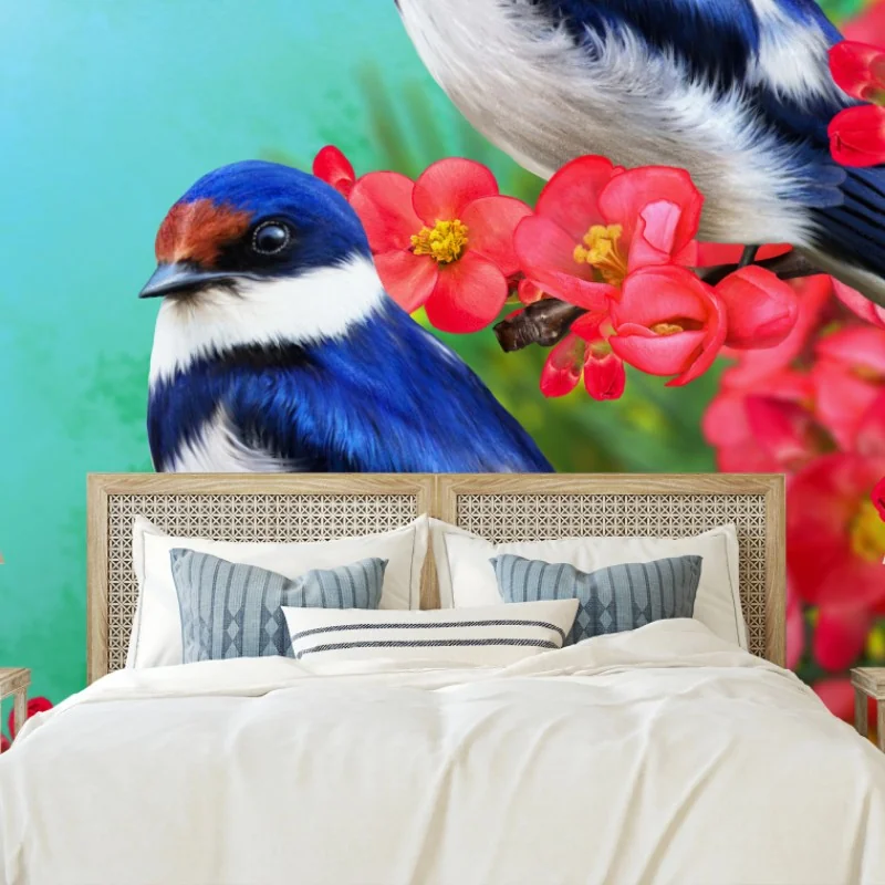 Carta da parati coppia di rondini blu su fiori rosa • Wallissimo®