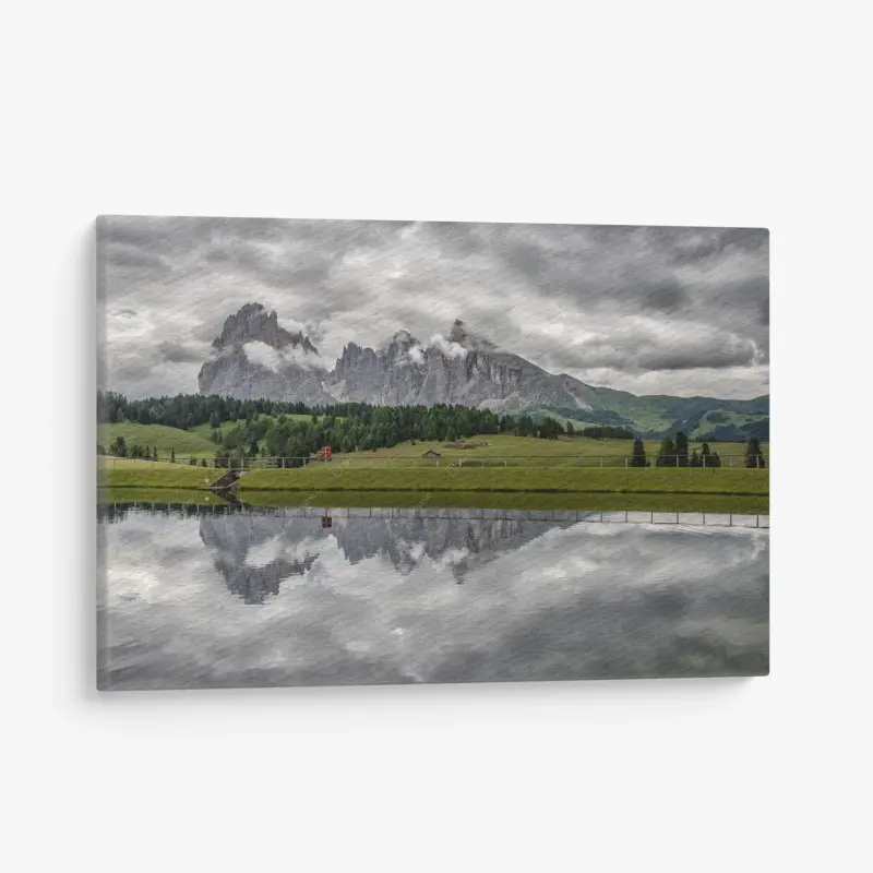 Quadro su tela Alpe di Siusi: riflessi delle Dolomiti sotto il cielo cupo