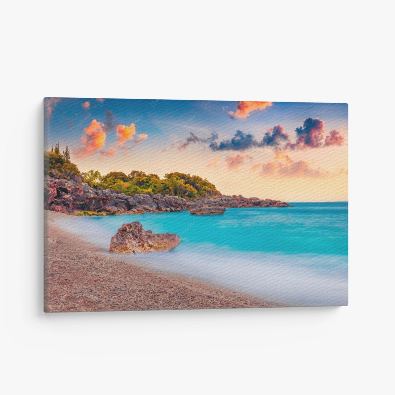 Quadro su tela alba spettacolare a Himare sulla costa dell'Adriatico