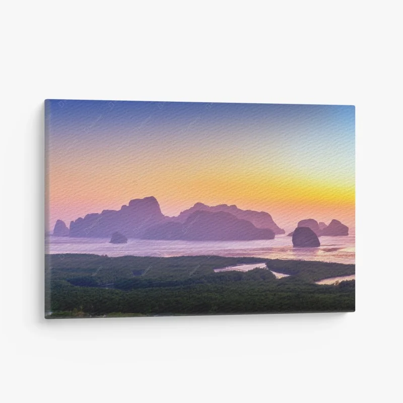 Quadro su tela alba a Phang Nga: paesaggio marino dai colori pastello