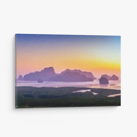 Quadro su tela alba a Phang Nga: paesaggio marino dai colori pastello • Wallissimo®