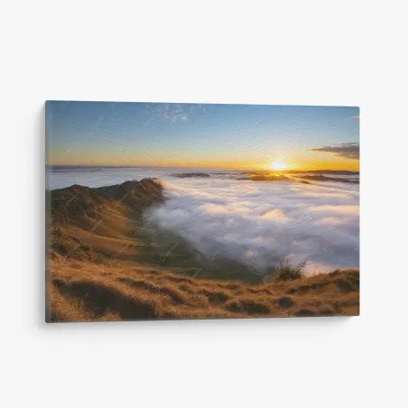 Quadro su tela alba dorata sulla valle di nebbia • Wallissimo®