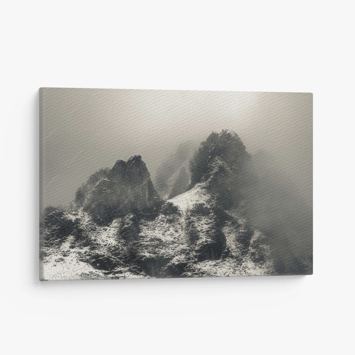 Quadro su tela panorama montano avvolto nella nebbia • Wallissimo®