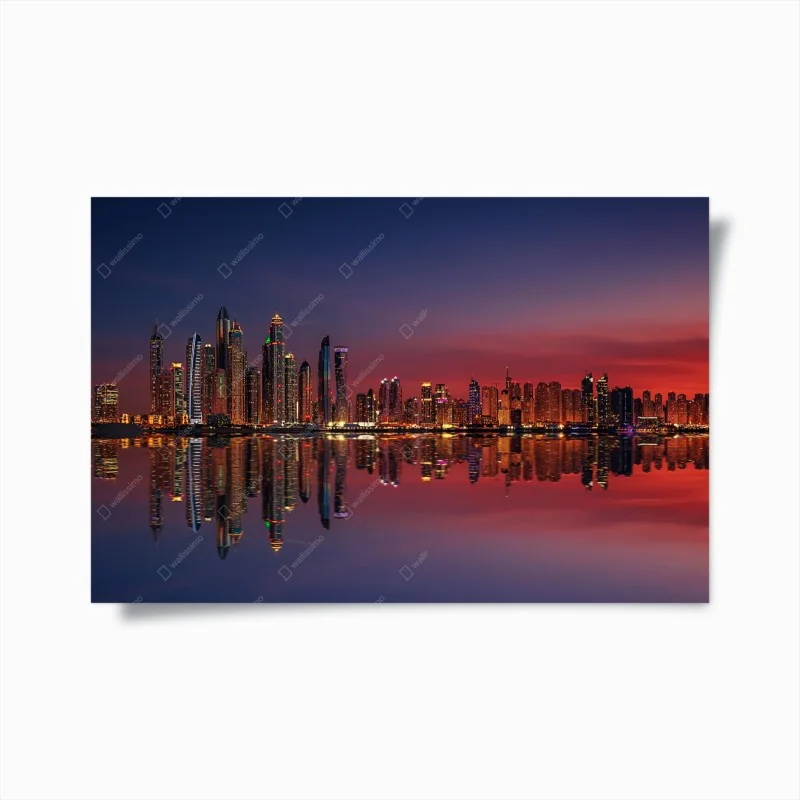 Poster skyline notturno di Dubai con riflesso spettacolare