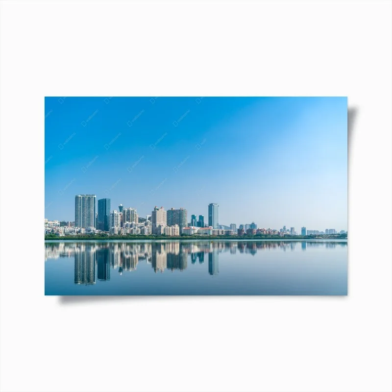 Poster orizzonte urbano con riflessi sul lago
